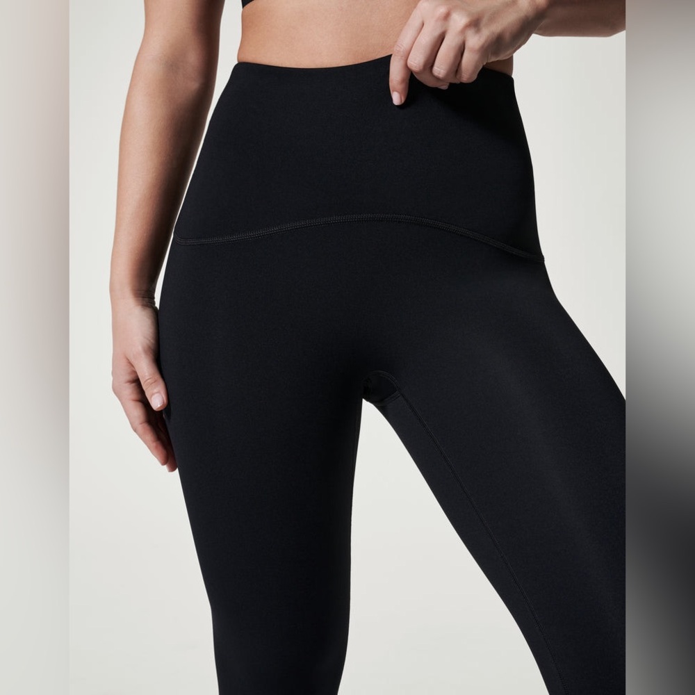 Spanx SpanxShape Booty Boost 7/8 Leggings in Very Black Size XL Regular Fit. - Picture 12 of 14